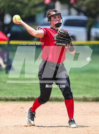 Thumbnail 3 in Muscatine vs Williamsburg (Rick Doran Classic) photogallery.