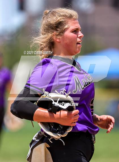 Thumbnail 2 in Muscatine vs Williamsburg (Rick Doran Classic) photogallery.
