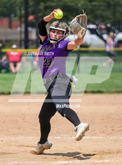 Thumbnail 1 in Muscatine vs Williamsburg (Rick Doran Classic) photogallery.
