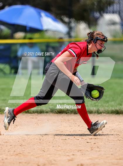 Thumbnail 1 in Muscatine vs Williamsburg (Rick Doran Classic) photogallery.