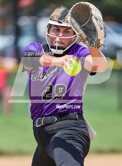 Thumbnail 3 in Muscatine vs Williamsburg (Rick Doran Classic) photogallery.