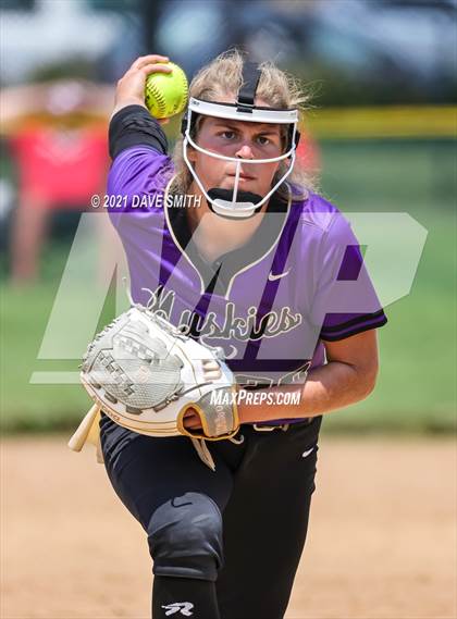 Thumbnail 3 in Muscatine vs Williamsburg (Rick Doran Classic) photogallery.
