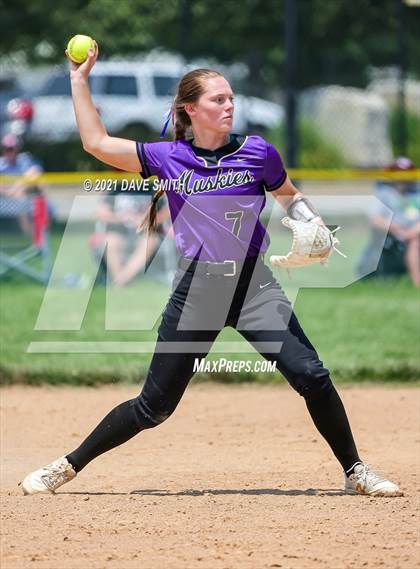 Thumbnail 3 in Muscatine vs Williamsburg (Rick Doran Classic) photogallery.