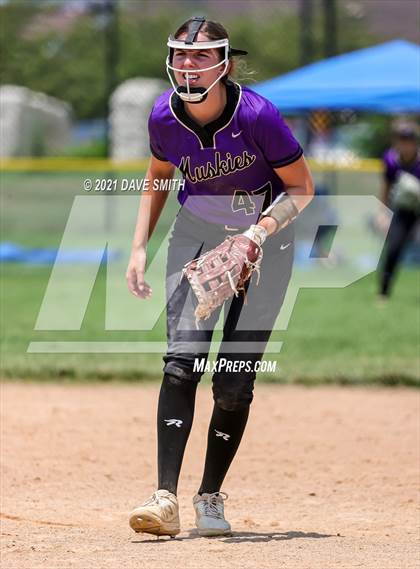 Thumbnail 3 in Muscatine vs Williamsburg (Rick Doran Classic) photogallery.