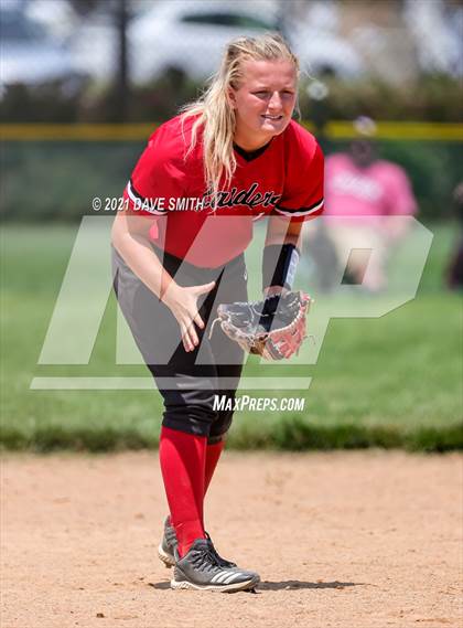 Thumbnail 3 in Muscatine vs Williamsburg (Rick Doran Classic) photogallery.