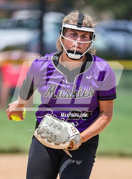 Thumbnail 1 in Muscatine vs Williamsburg (Rick Doran Classic) photogallery.