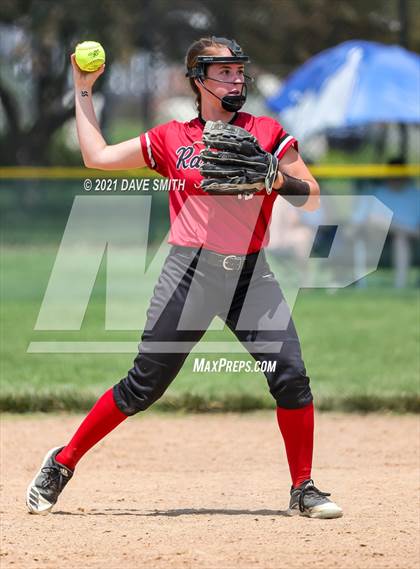 Thumbnail 1 in Muscatine vs Williamsburg (Rick Doran Classic) photogallery.