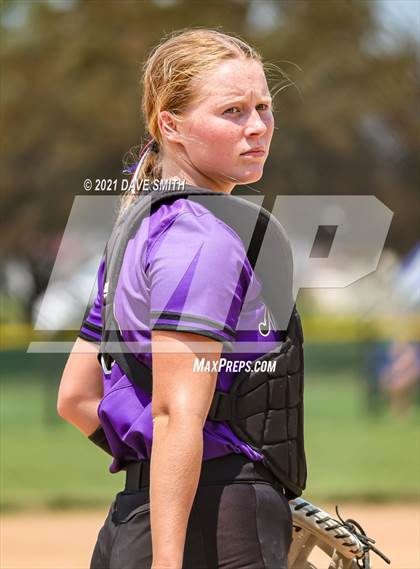 Thumbnail 2 in Muscatine vs Williamsburg (Rick Doran Classic) photogallery.