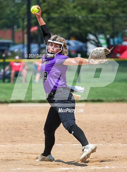 Thumbnail 2 in Muscatine vs Williamsburg (Rick Doran Classic) photogallery.