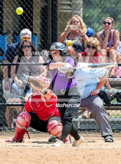 Thumbnail 3 in Muscatine vs Williamsburg (Rick Doran Classic) photogallery.