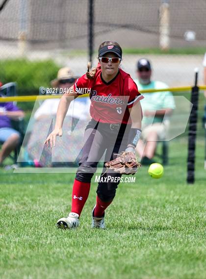 Thumbnail 3 in Muscatine vs Williamsburg (Rick Doran Classic) photogallery.