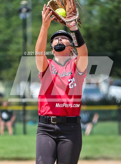 Thumbnail 2 in Muscatine vs Williamsburg (Rick Doran Classic) photogallery.
