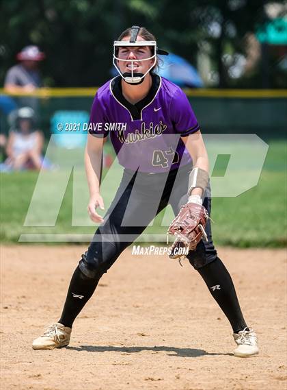 Thumbnail 3 in Muscatine vs Williamsburg (Rick Doran Classic) photogallery.