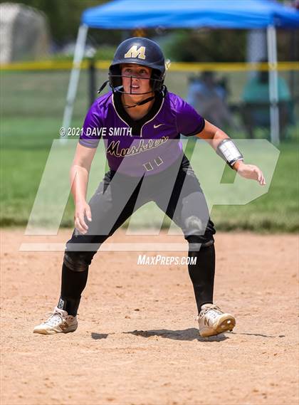 Thumbnail 3 in Muscatine vs Williamsburg (Rick Doran Classic) photogallery.