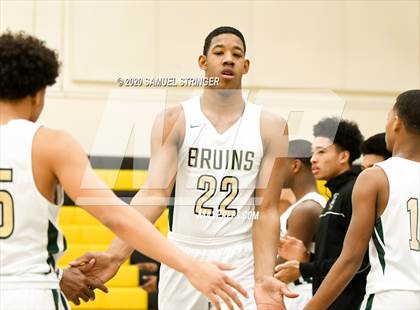 Thumbnail 2 in St. Patrick-St. Vincent vs. San Joaquin Memorial (NorCal Catholic School Challenge) photogallery.