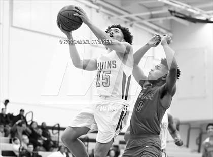 Thumbnail 3 in St. Patrick-St. Vincent vs. San Joaquin Memorial (NorCal Catholic School Challenge) photogallery.