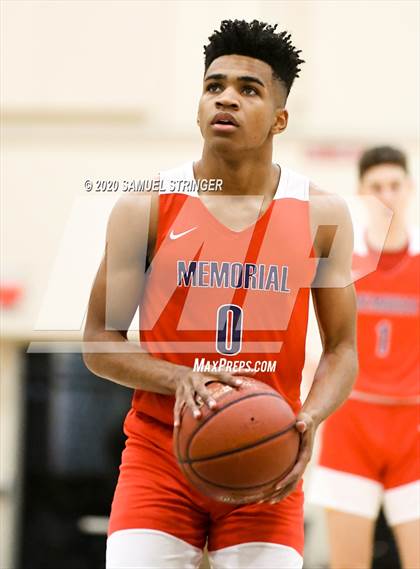 Thumbnail 2 in St. Patrick-St. Vincent vs. San Joaquin Memorial (NorCal Catholic School Challenge) photogallery.