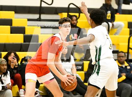 Thumbnail 3 in St. Patrick-St. Vincent vs. San Joaquin Memorial (NorCal Catholic School Challenge) photogallery.