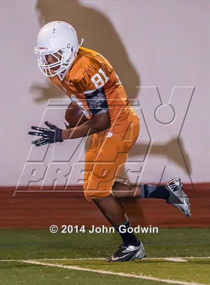 Thumbnail 2 in Alvin JV Orange vs Manvel JV White photogallery.