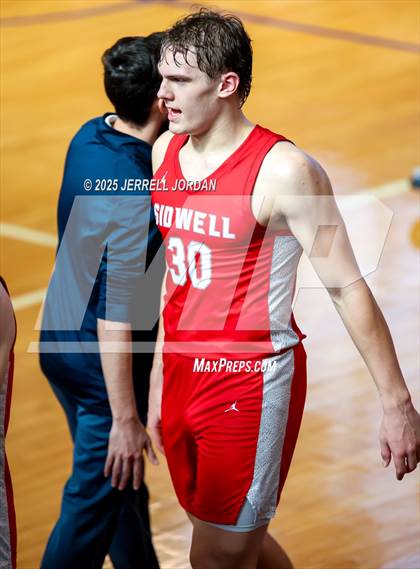 Thumbnail 1 in Green Level vs Sidwell Friends (John Wall Holiday Invitational) photogallery.