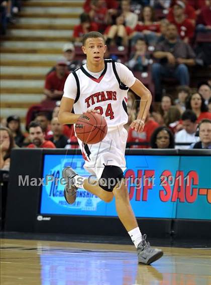 Thumbnail 2 in St. Mary's vs. Antelope (CIF SJS D2 Final) photogallery.