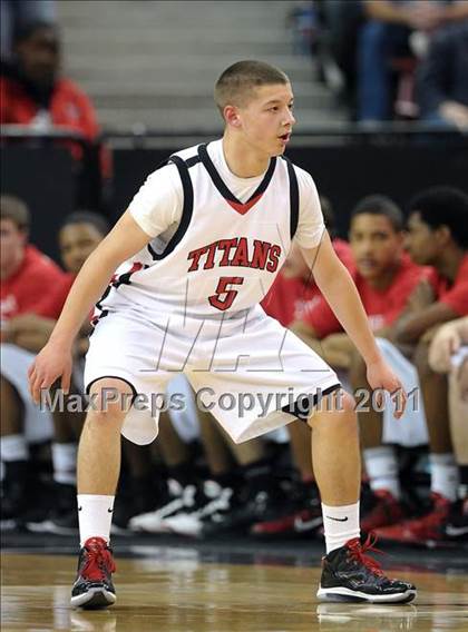 Thumbnail 2 in St. Mary's vs. Antelope (CIF SJS D2 Final) photogallery.