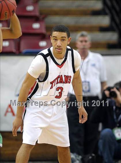 Thumbnail 2 in St. Mary's vs. Antelope (CIF SJS D2 Final) photogallery.