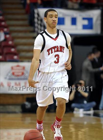 Thumbnail 3 in St. Mary's vs. Antelope (CIF SJS D2 Final) photogallery.
