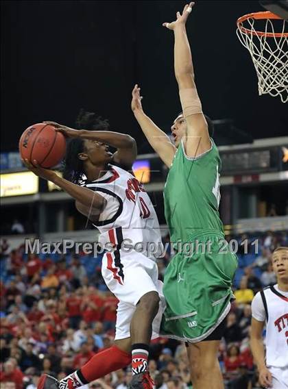 Thumbnail 1 in St. Mary's vs. Antelope (CIF SJS D2 Final) photogallery.