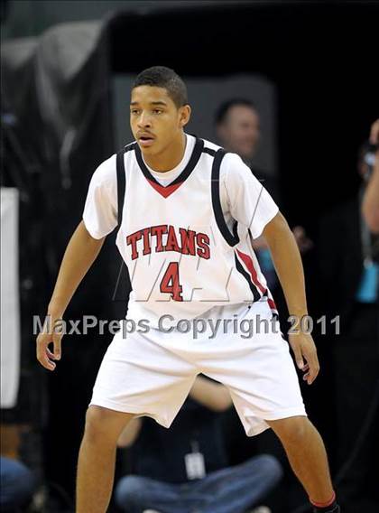 Thumbnail 1 in St. Mary's vs. Antelope (CIF SJS D2 Final) photogallery.
