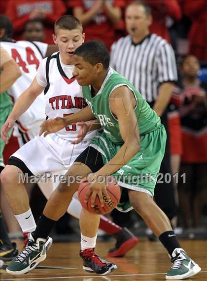 Thumbnail 3 in St. Mary's vs. Antelope (CIF SJS D2 Final) photogallery.