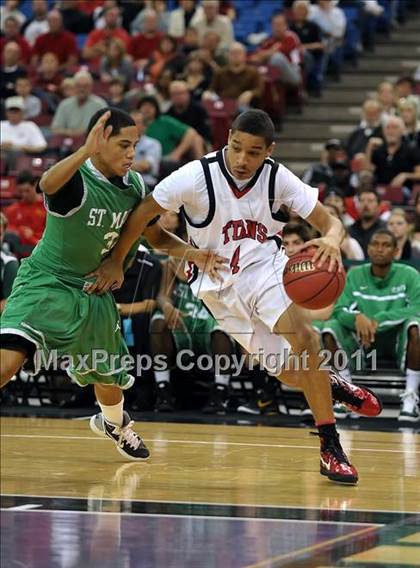 Thumbnail 3 in St. Mary's vs. Antelope (CIF SJS D2 Final) photogallery.