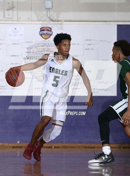 Thumbnail 3 in Strake Jesuit vs. Elliot Christian (St. Hope Elite Classic) photogallery.