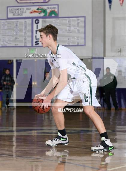 Thumbnail 2 in Strake Jesuit vs. Elliot Christian (St. Hope Elite Classic) photogallery.