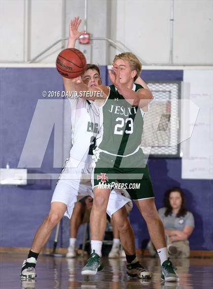 Thumbnail 3 in Strake Jesuit vs. Elliot Christian (St. Hope Elite Classic) photogallery.