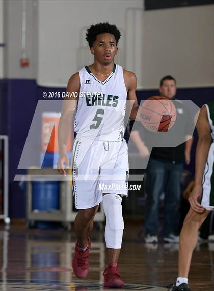 Thumbnail 3 in Strake Jesuit vs. Elliot Christian (St. Hope Elite Classic) photogallery.