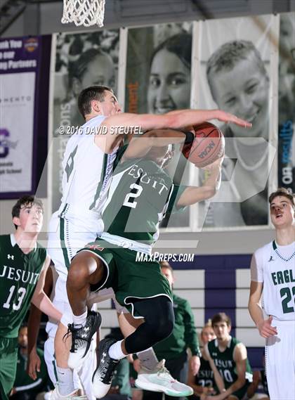 Thumbnail 2 in Strake Jesuit vs. Elliot Christian (St. Hope Elite Classic) photogallery.