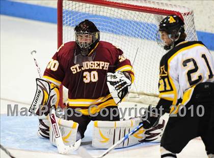 Thumbnail 2 in St. Joseph vs. Amity (CIAC Division 2 Final) photogallery.