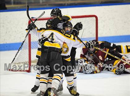 Thumbnail 3 in St. Joseph vs. Amity (CIAC Division 2 Final) photogallery.