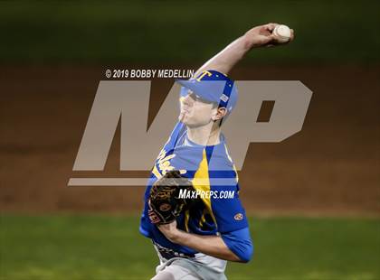 Thumbnail 1 in Clovis North @ Tulare Western photogallery.