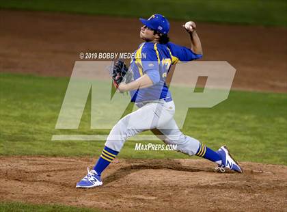 Thumbnail 2 in Clovis North @ Tulare Western photogallery.