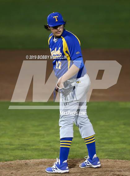 Thumbnail 2 in Clovis North @ Tulare Western photogallery.