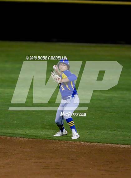 Thumbnail 1 in Clovis North @ Tulare Western photogallery.