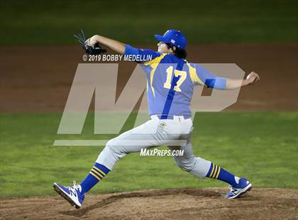 Thumbnail 3 in Clovis North @ Tulare Western photogallery.
