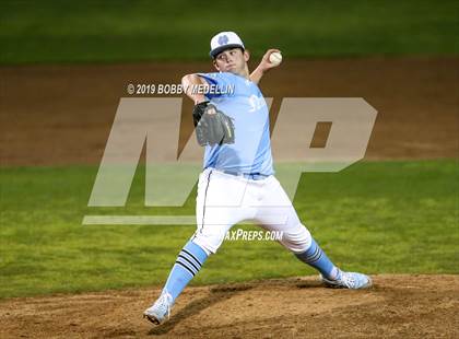Thumbnail 2 in Clovis North @ Tulare Western photogallery.