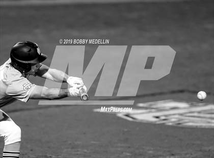 Thumbnail 3 in Clovis North @ Tulare Western photogallery.