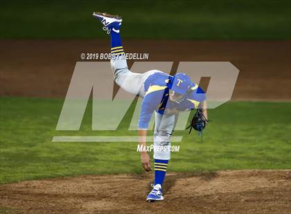 Thumbnail 2 in Clovis North @ Tulare Western photogallery.
