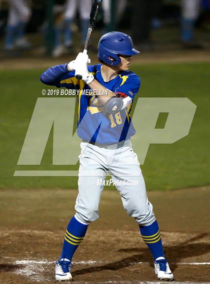 Thumbnail 3 in Clovis North @ Tulare Western photogallery.