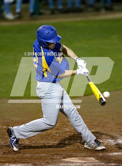 Thumbnail 3 in Clovis North @ Tulare Western photogallery.
