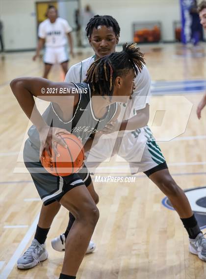 Thumbnail 2 in Brewbaker Tech vs Eastside (Legends Classic Showdown) photogallery.